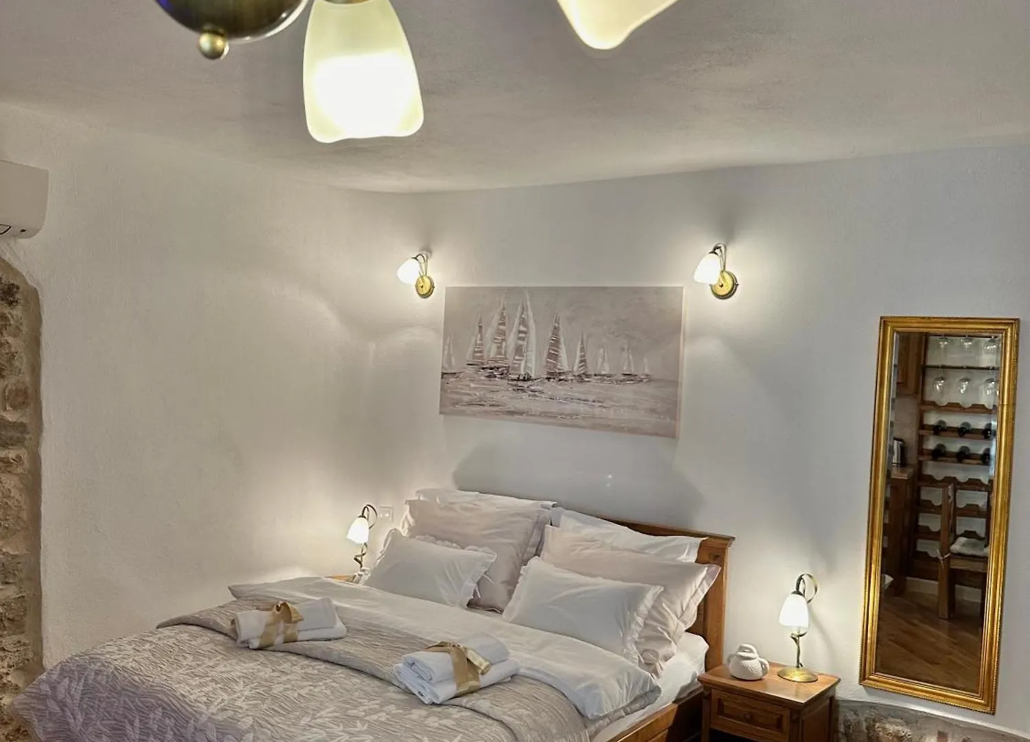 Diocletian Wine Studio Apartment II Split